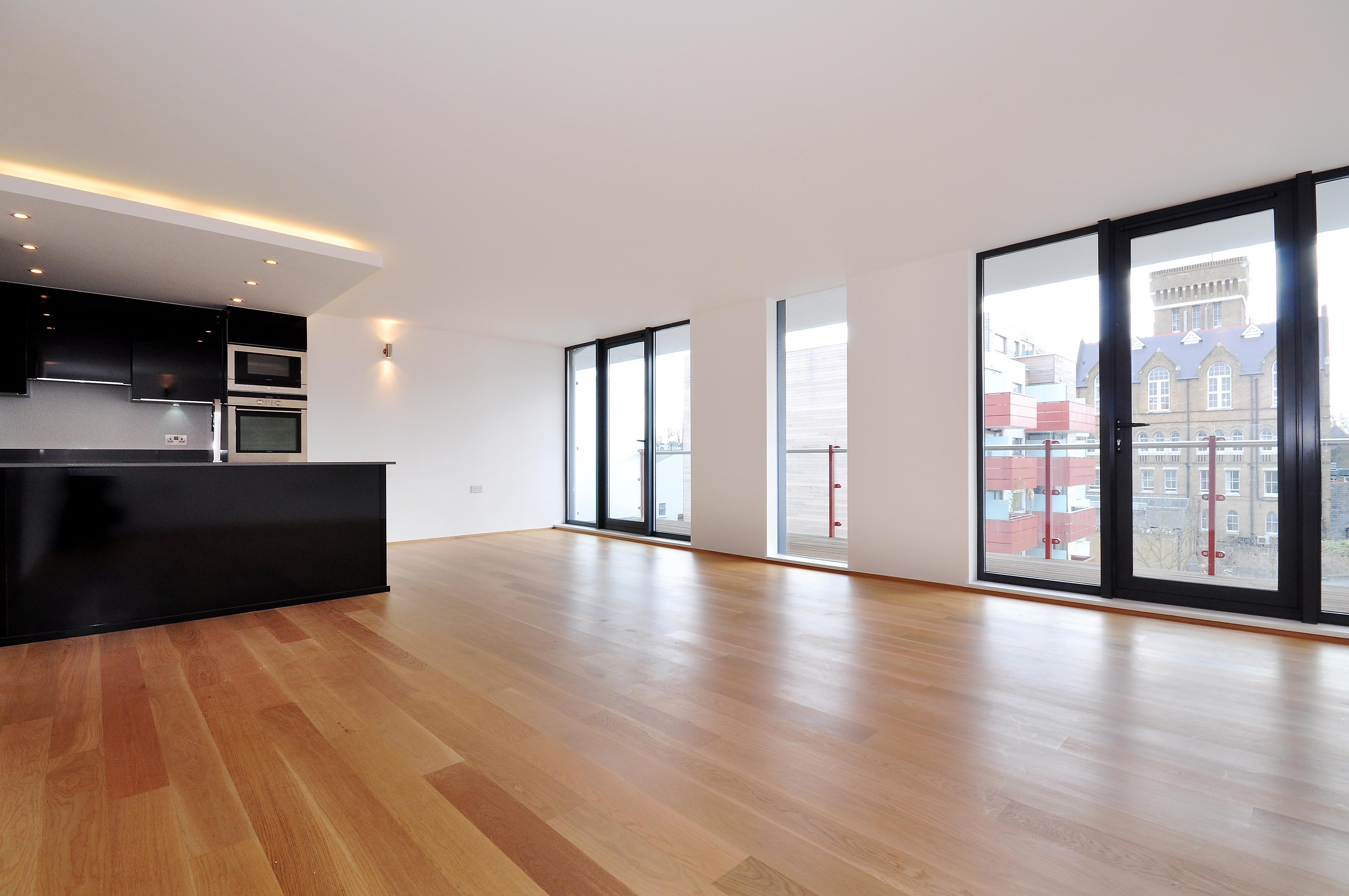 Flat Barlby Road in Greater London