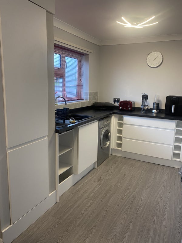 Room Arden Close in Dudley