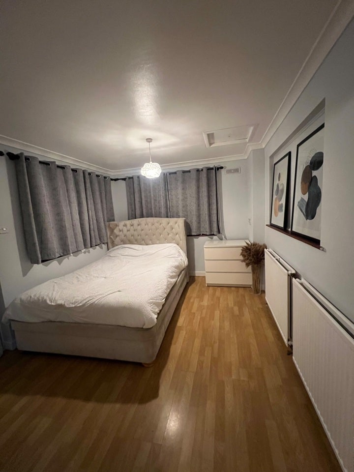 Room Swinburne Crescent in Greater London