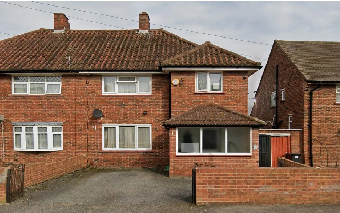 Room Swinburne Crescent in Greater London
