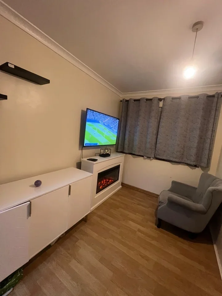 Room Swinburne Crescent in Greater London