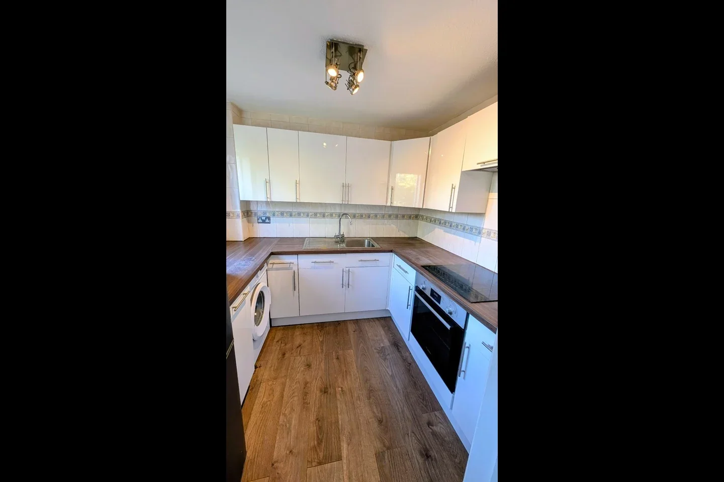 Flat Anthony Road in Greater London