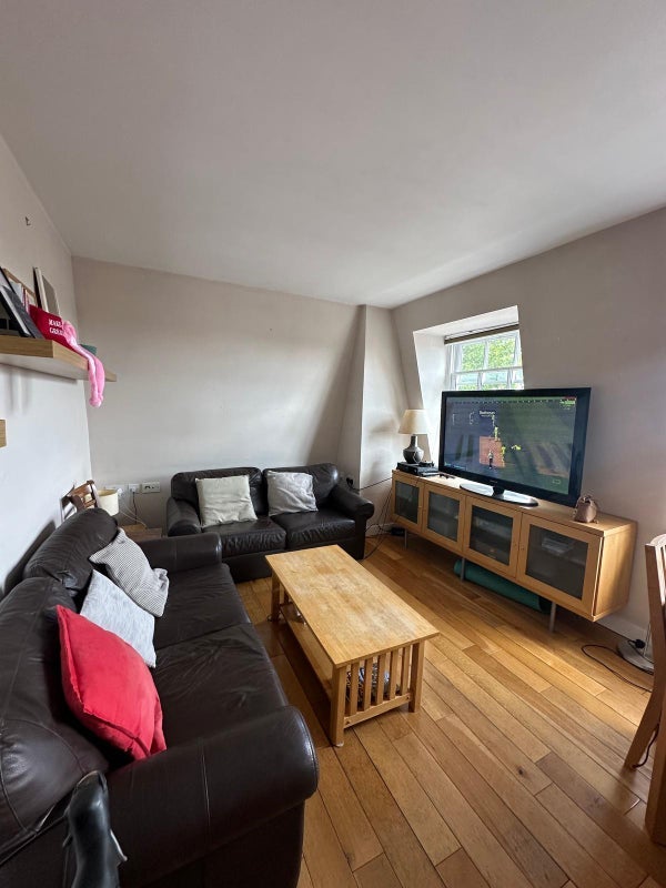 Room Stoke Newington High Street in Greater London