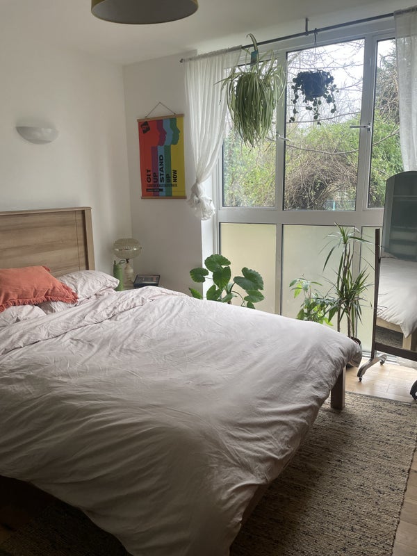 Room Drake Road in Greater London