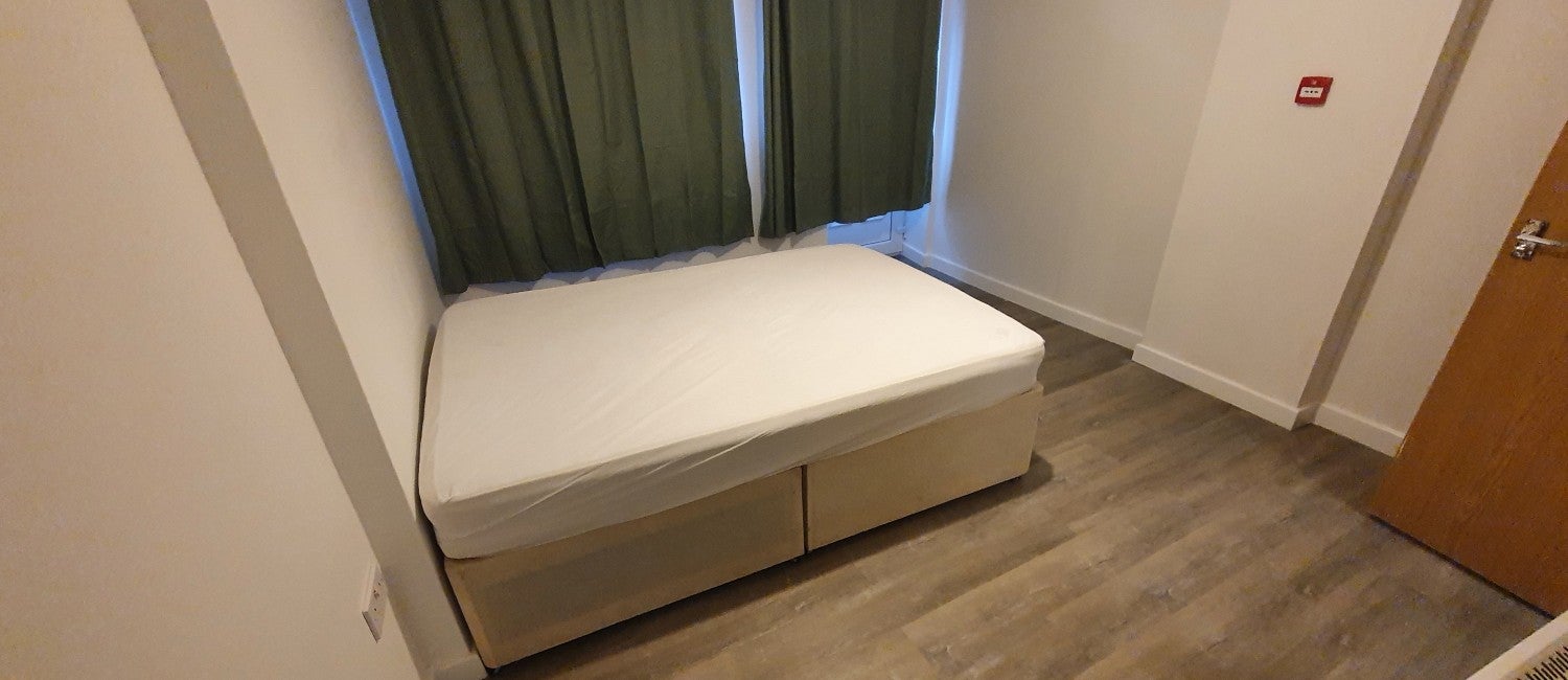 Flat West Luton Place in Cardiff
