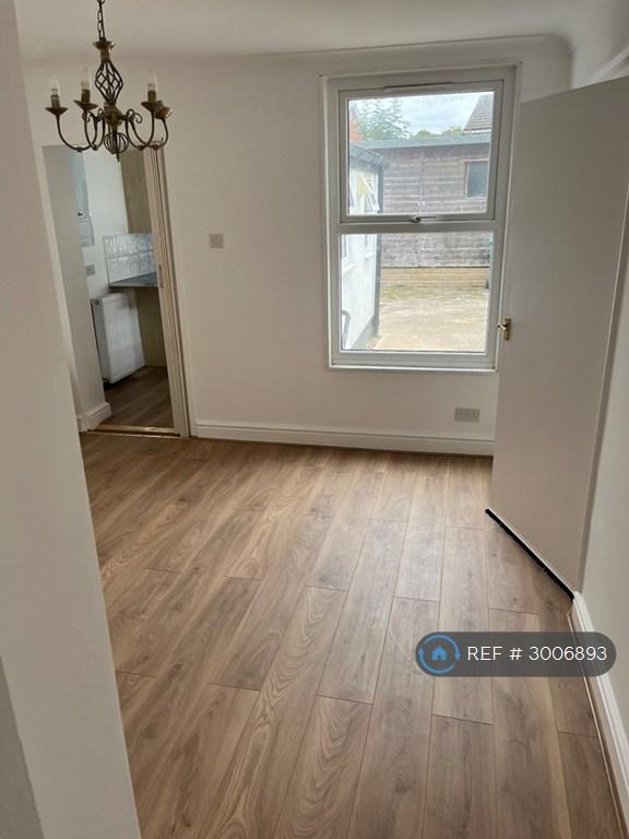 Flat Willowside in St Albans