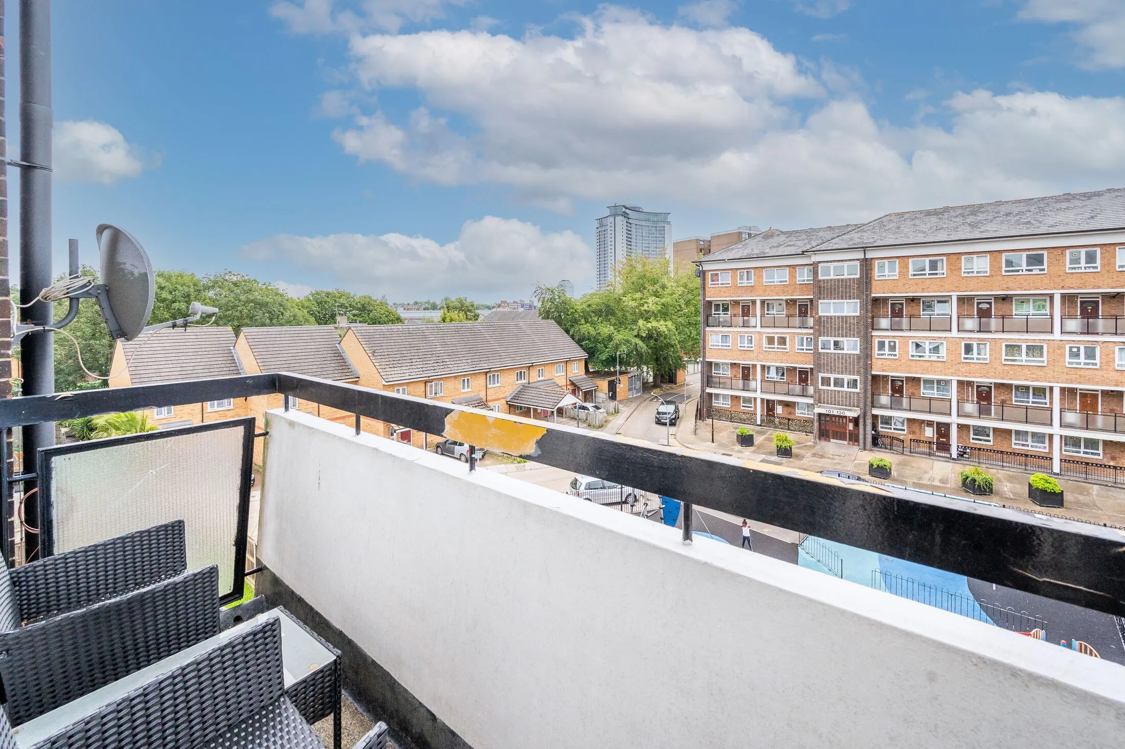 Flat Dieppe Close in Greater London