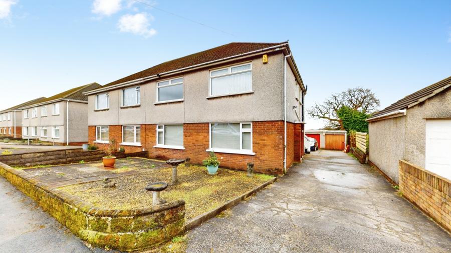 Flat Heol Uchaf in Cardiff