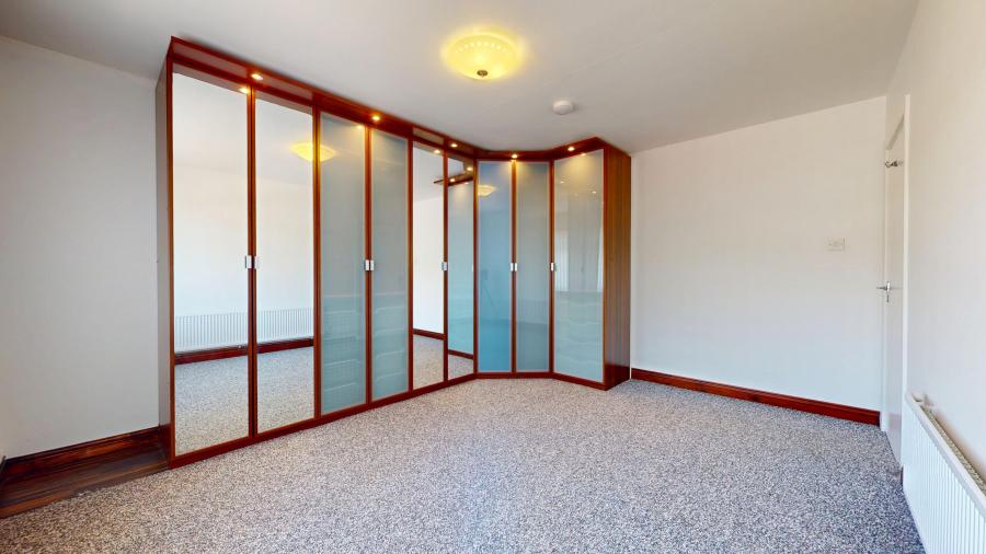 Flat Heol Uchaf in Cardiff