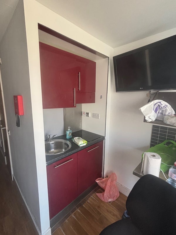 Flat Hawley Crescent in Greater London