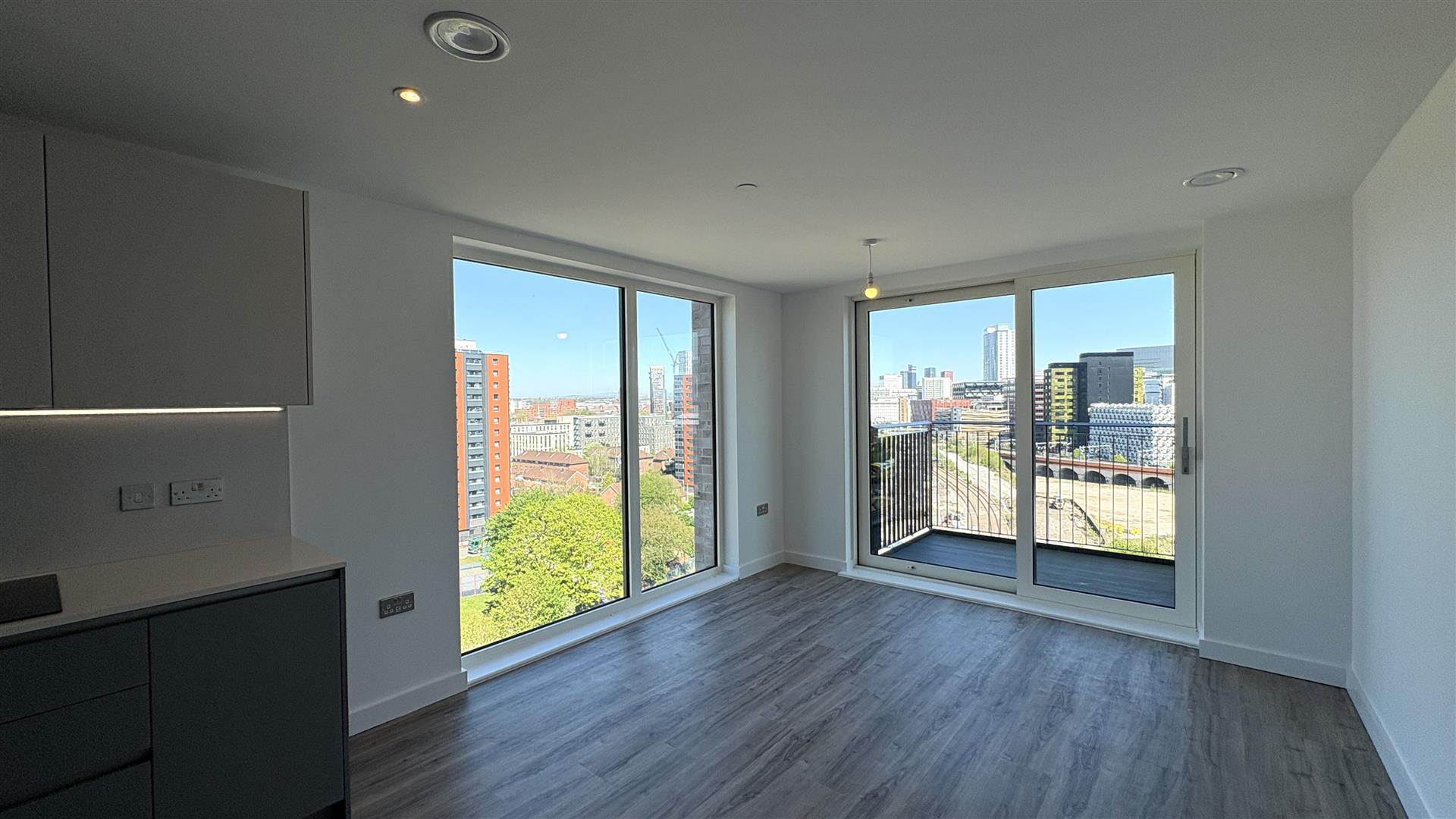 Flat Middlewood in Brandon and Byshottles