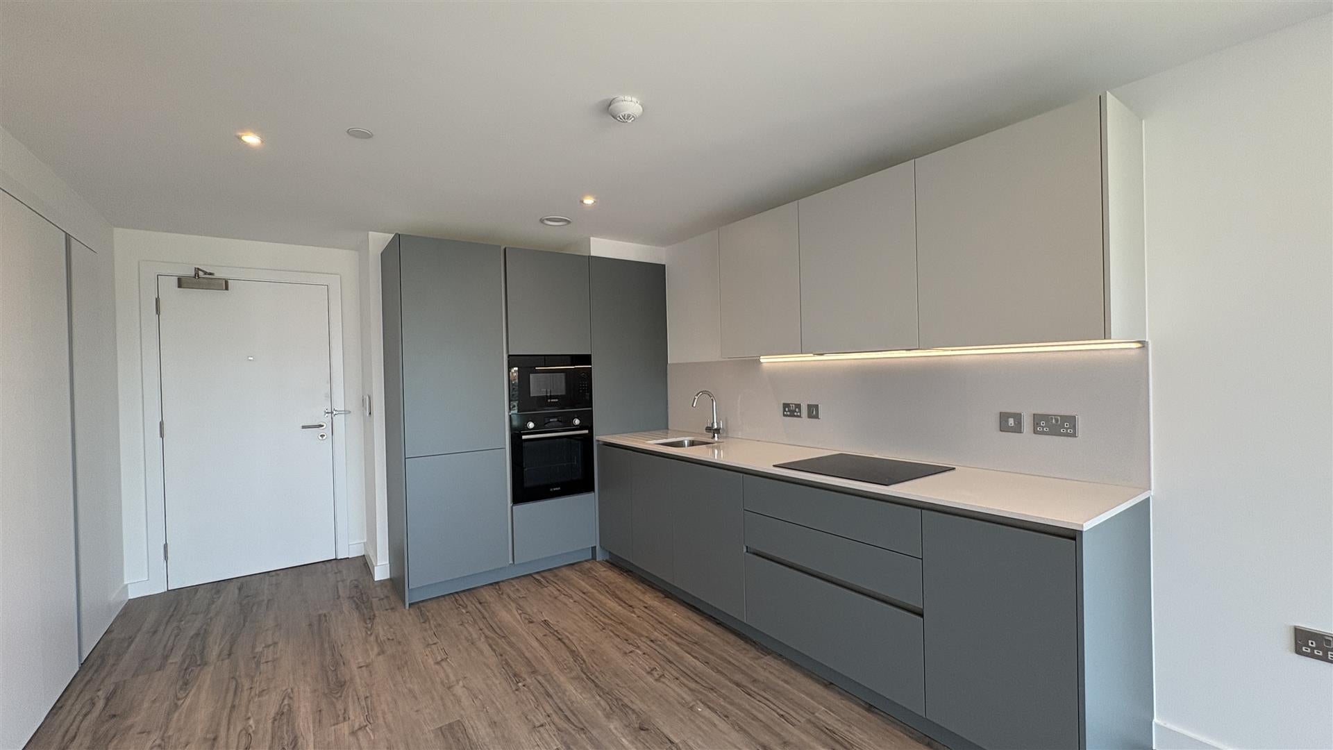 Flat Middlewood in Brandon and Byshottles