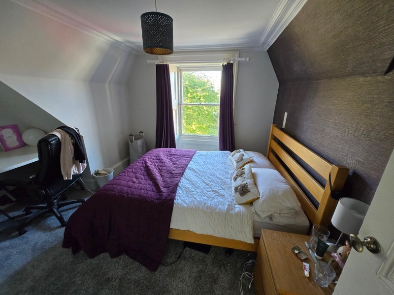 Room Colinton Road in City of Edinburgh