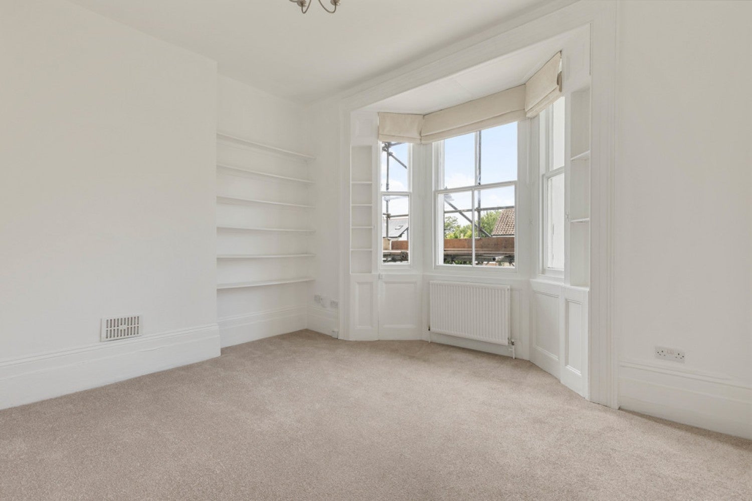 Flat Belvedere Road in Greater London