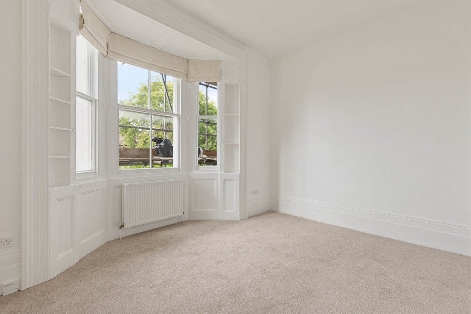 Flat Belvedere Road in Greater London