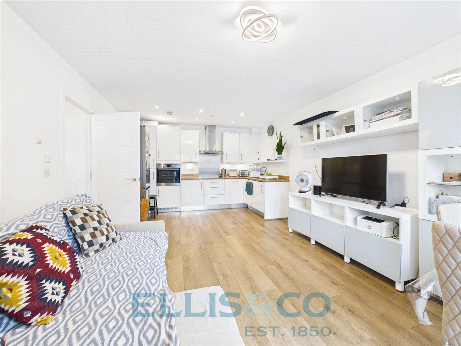 Flat Sovereign Way in Tonbridge and Malling