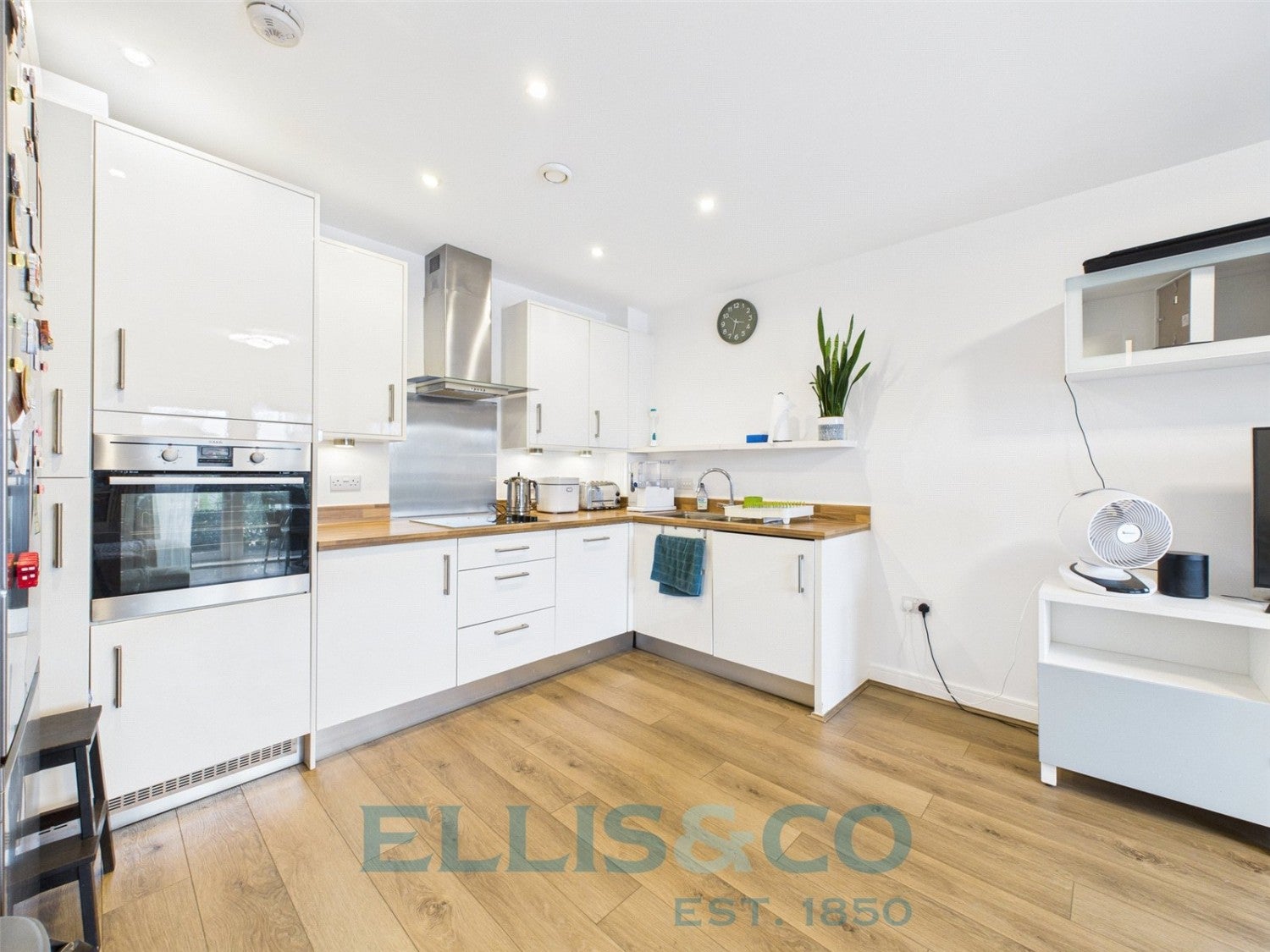 Flat Sovereign Way in Tonbridge and Malling