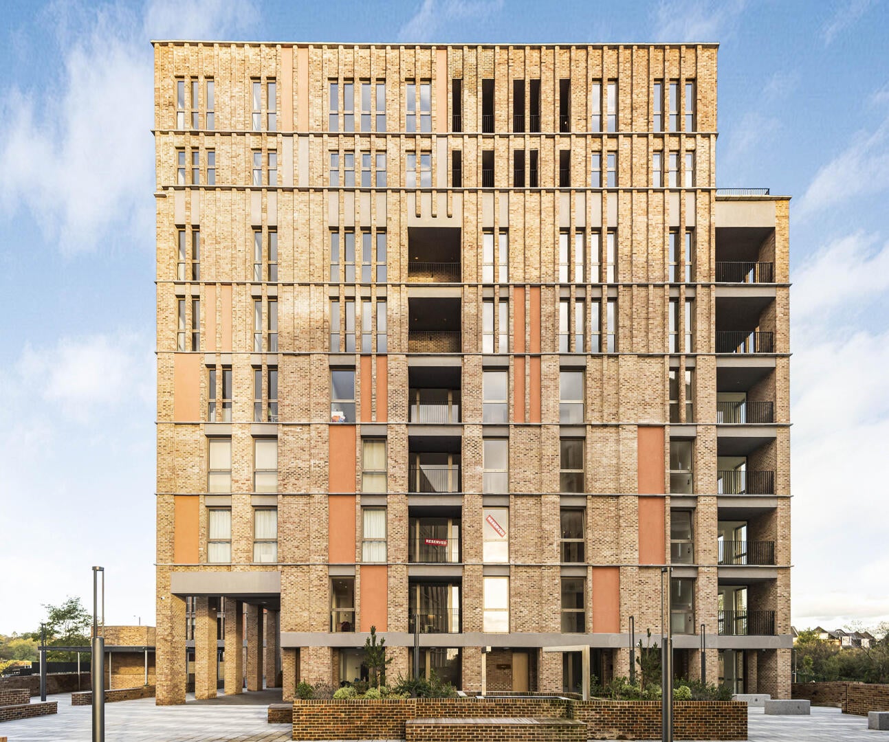 Flat Dudden Hill Lane in Greater London
