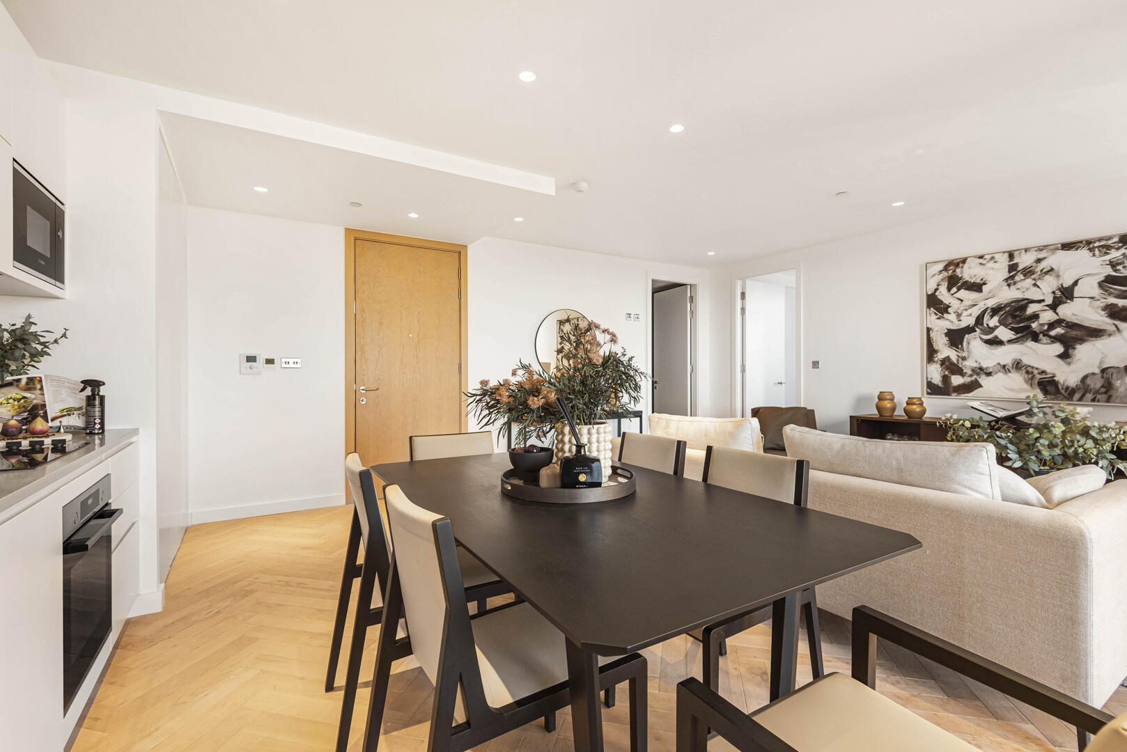 Flat Dudden Hill Lane in Greater London
