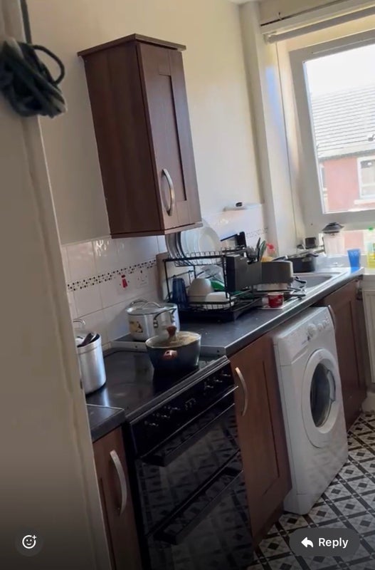 Room Dumbarton Road in Glasgow