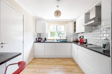 Flat Rotherhithe Street in Greater London