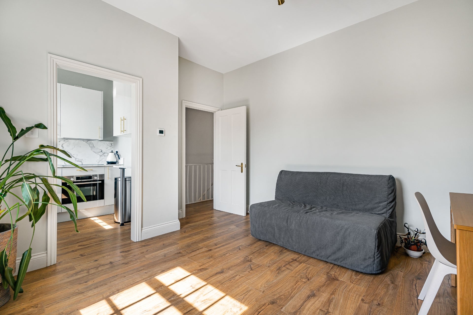Flat Stamford Road in Greater London