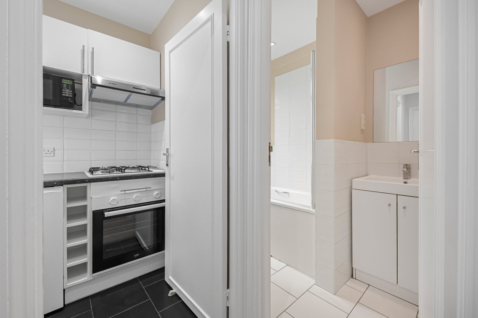 Flat Langland Gardens in Greater London