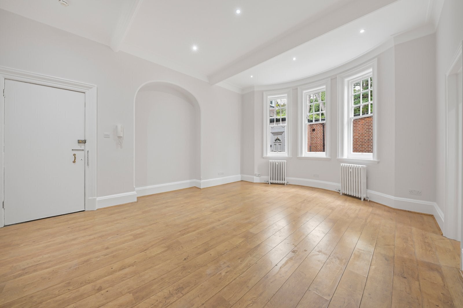 Flat Langland Gardens in Greater London