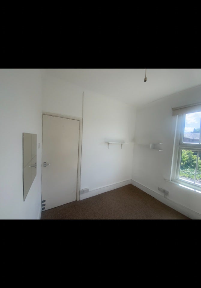 House Farrant Avenue in Greater London