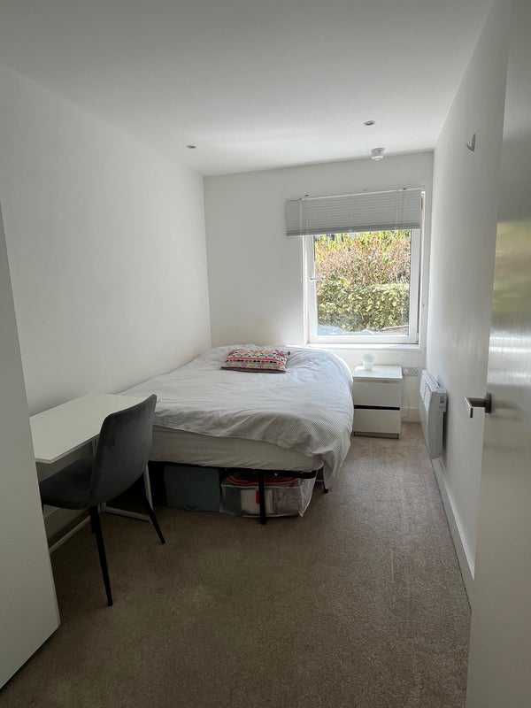 Room Tiltman Place in Greater London