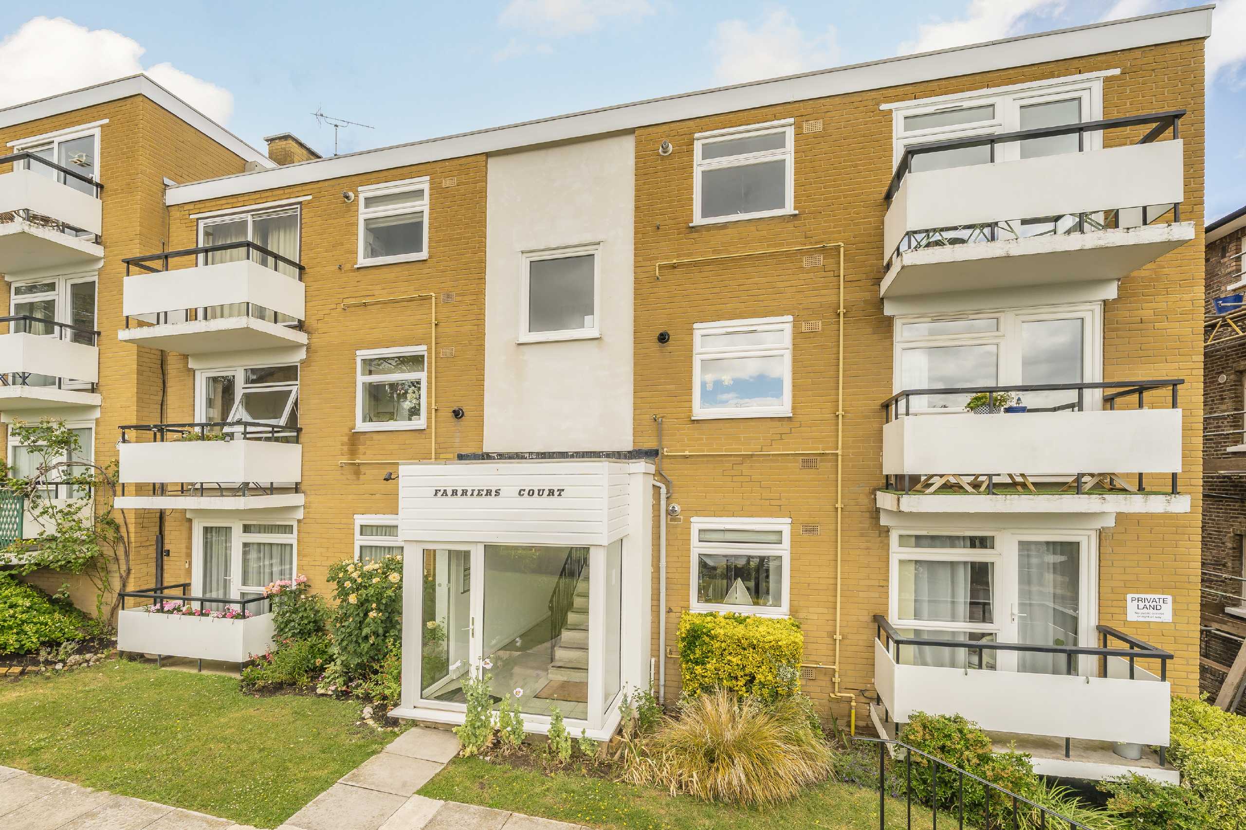Flat Thornton Hill in Greater London