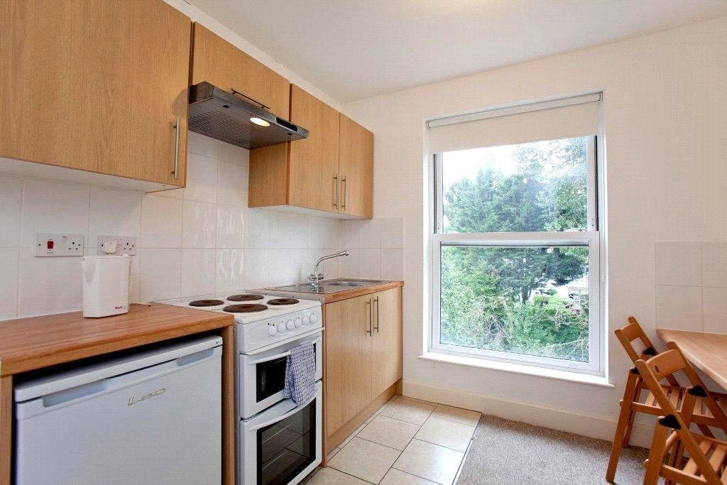 Flat Belsize Square in Greater London