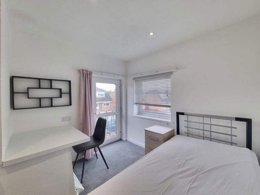 Room The Green in North West Leicestershire