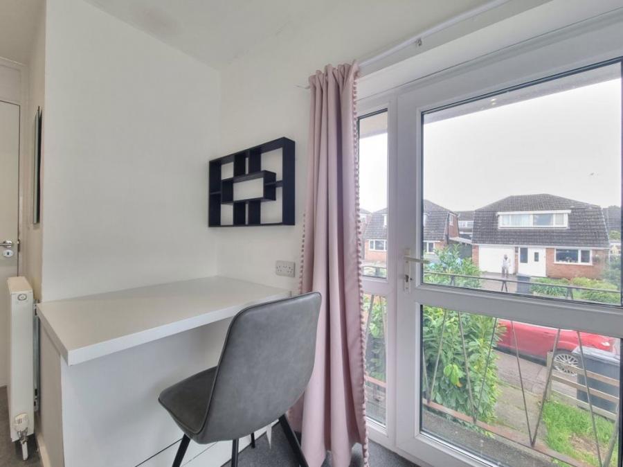 Room The Green in North West Leicestershire