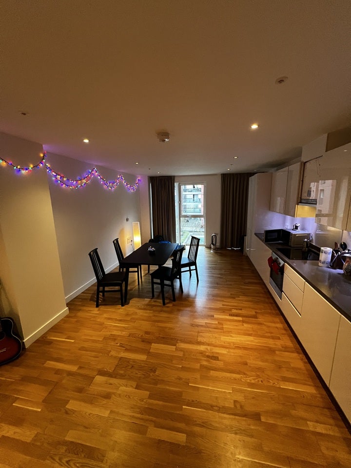 Flat Logan Close in Greater London
