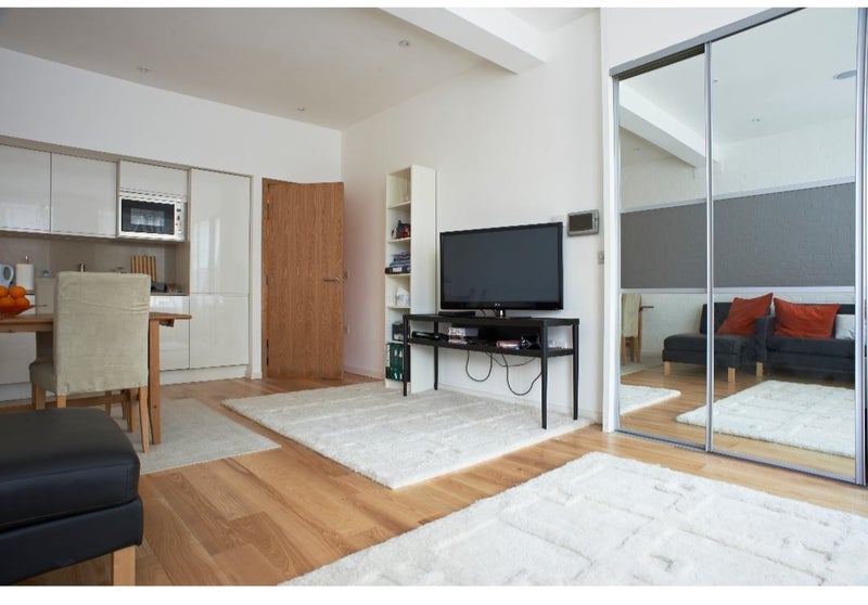 Flat Whitecross Street in Greater London