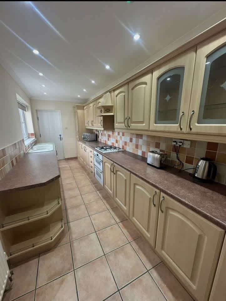 Room Station Way in Crawley