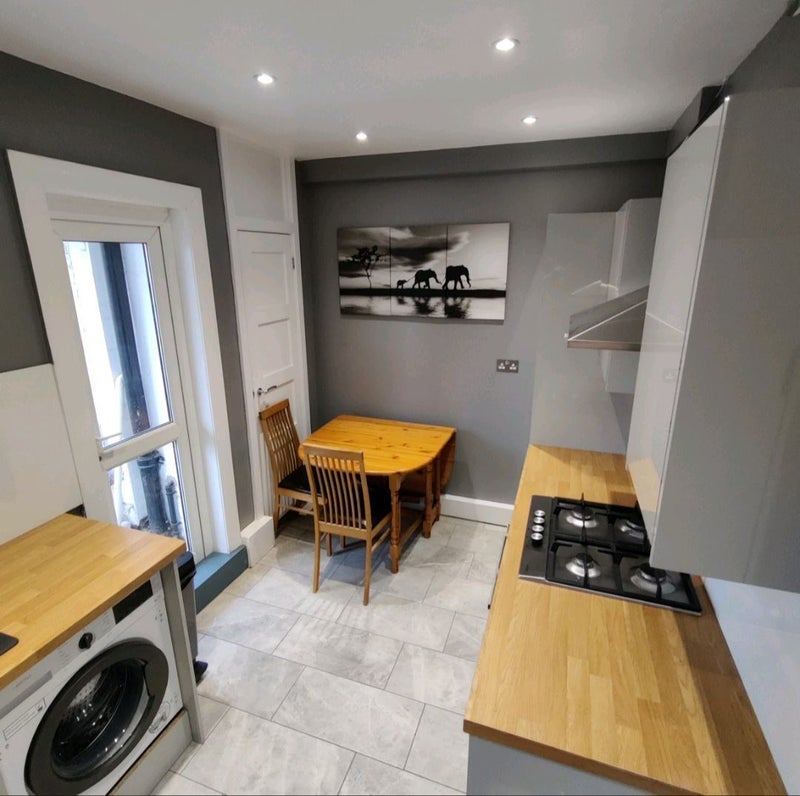Room Salterton Road in Greater London