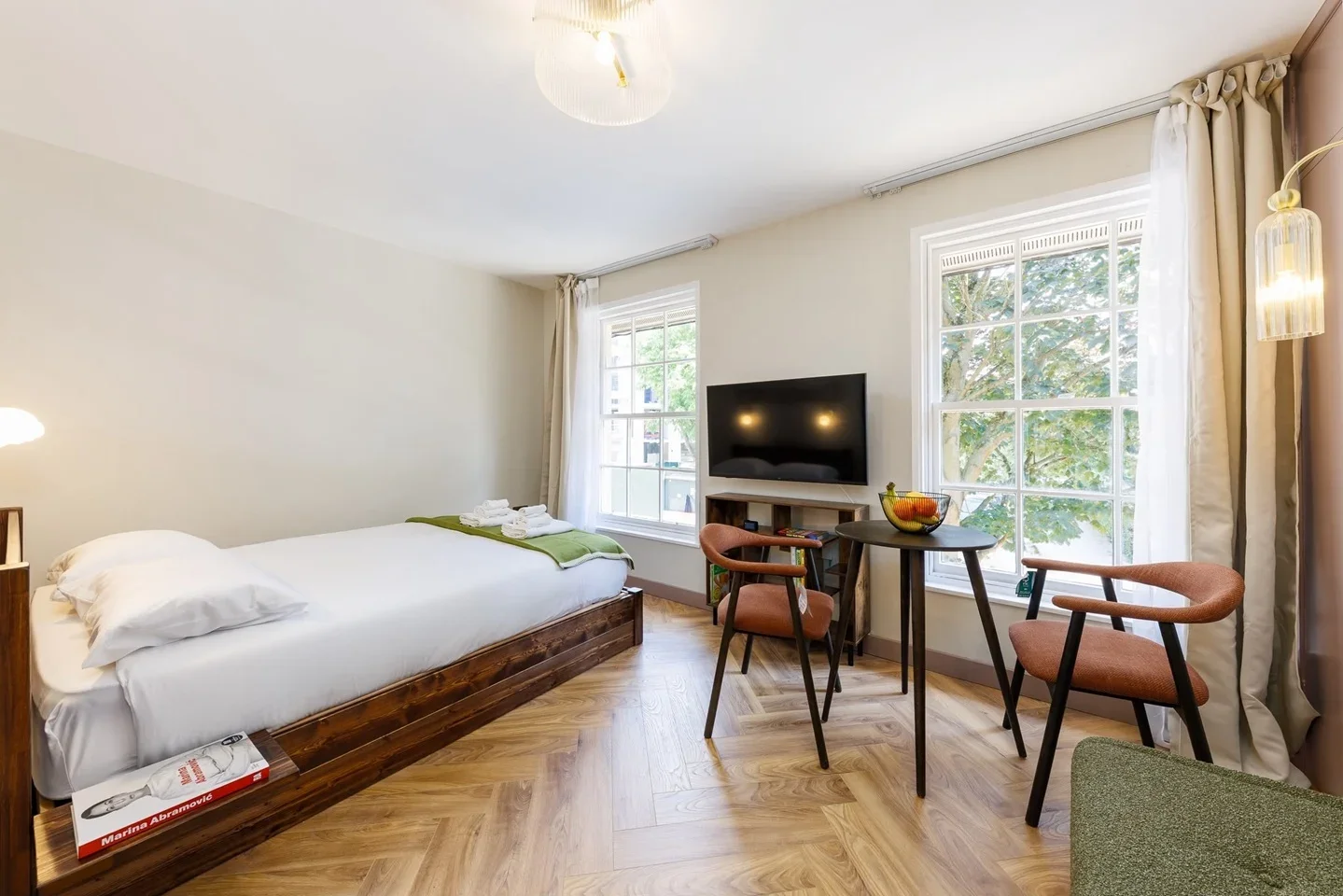 Flat Queen's Terrace in City of Westminster