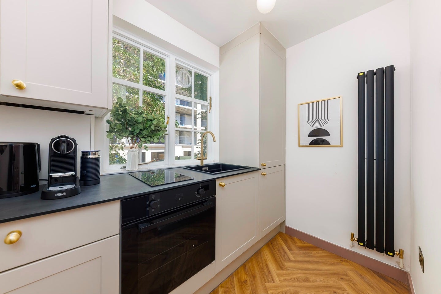 Flat Queen's Terrace in City of Westminster