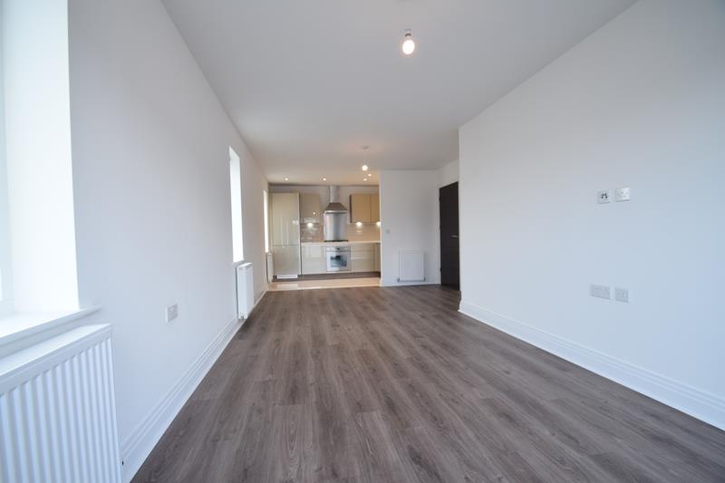 Flat Pinner Road in Greater London