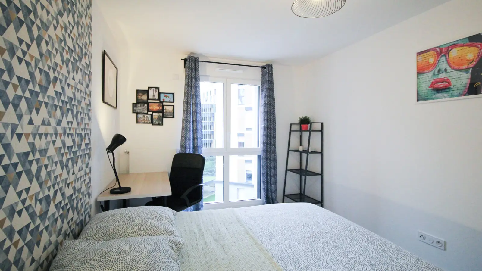 Room Rue Mozart in Paris