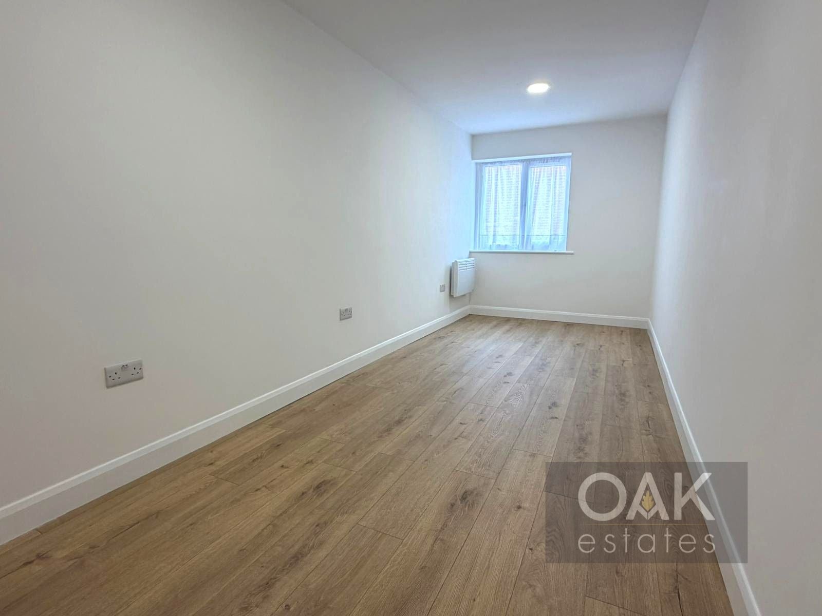Flat Friends Avenue in Cheshunt