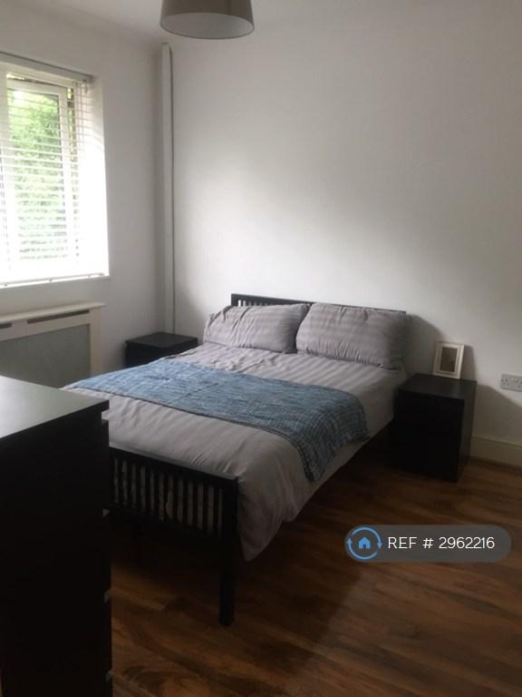 House Avis Square in Greater London