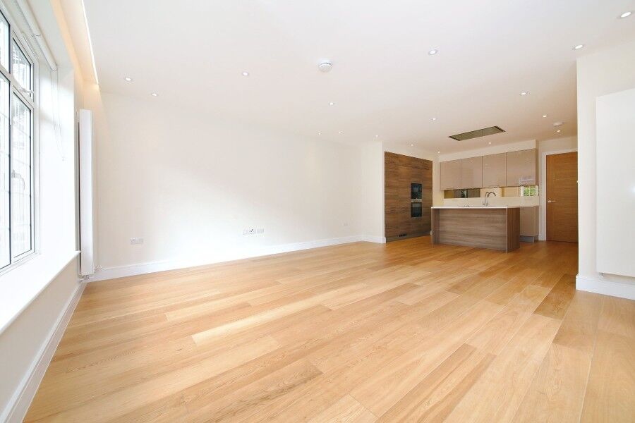 Flat Beechcroft Avenue in Greater London