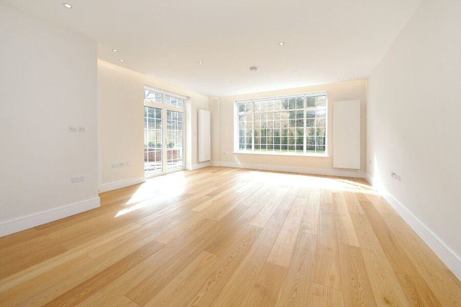 Flat Beechcroft Avenue in Greater London