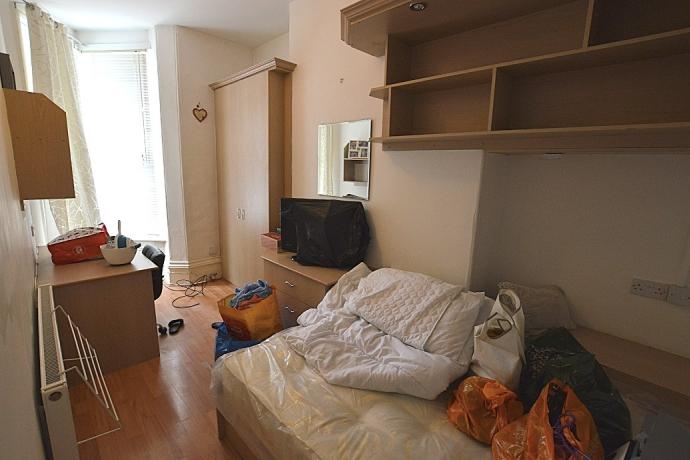 Flat Otley Road in Leeds
