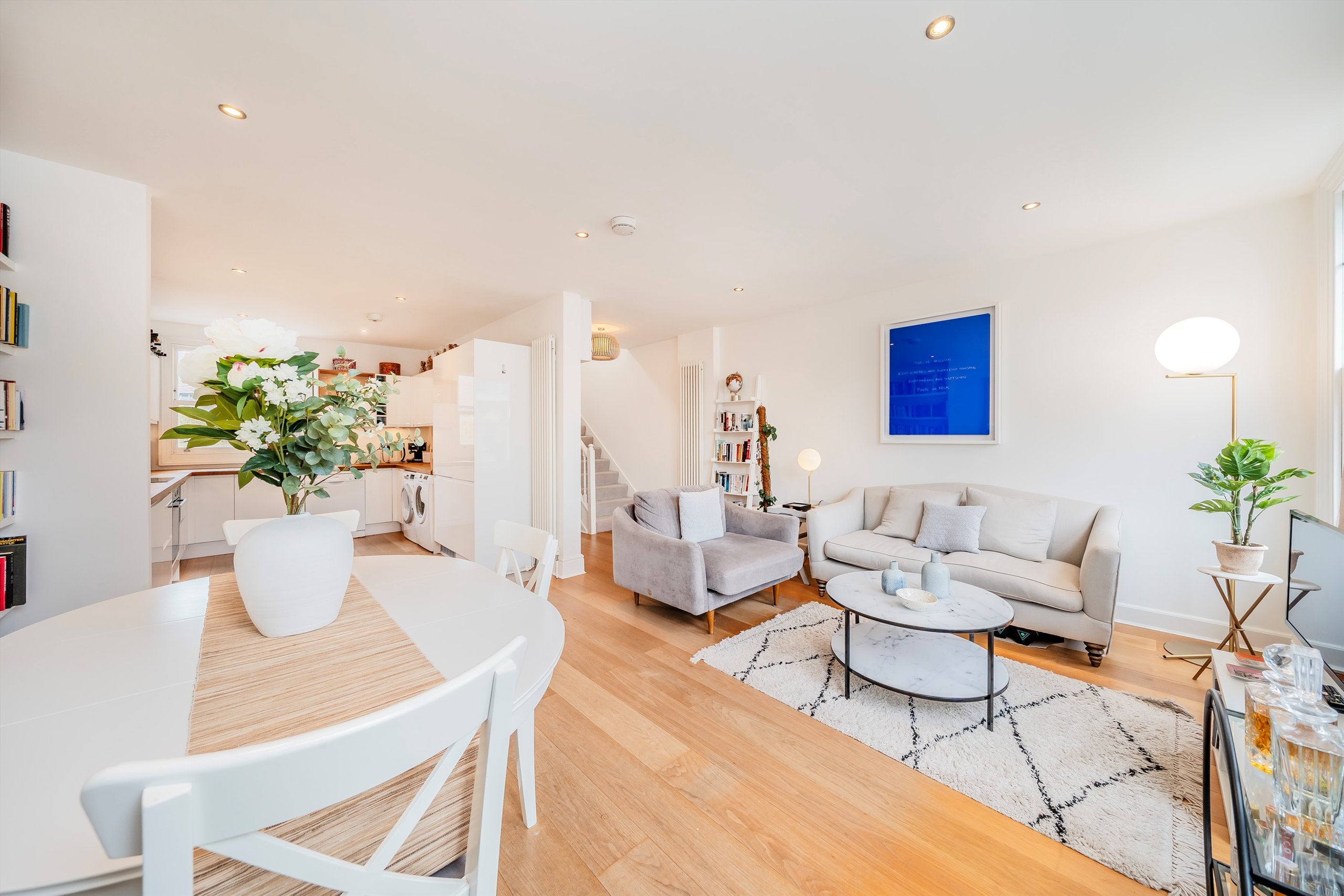 Flat Radipole Road in Greater London