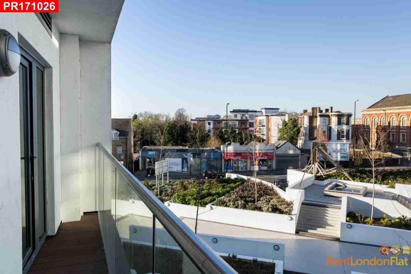 Flat Newgate in Greater London