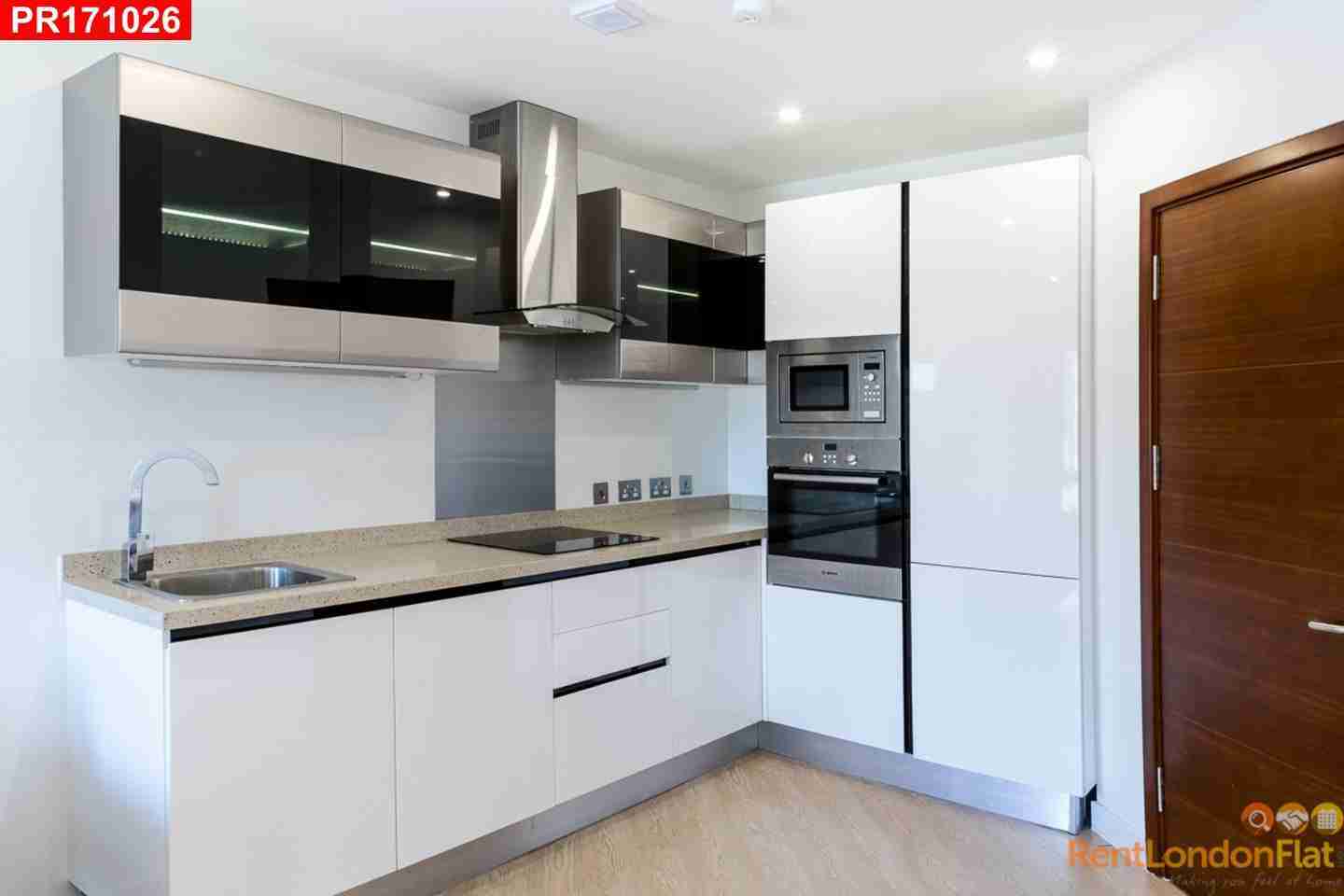 Flat Newgate in Greater London
